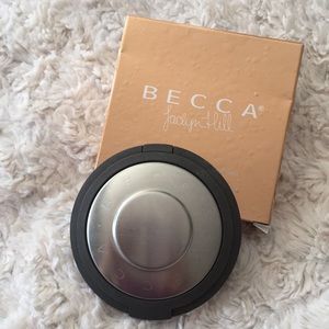 Becca Jaclyn hill champagne pop highlighter